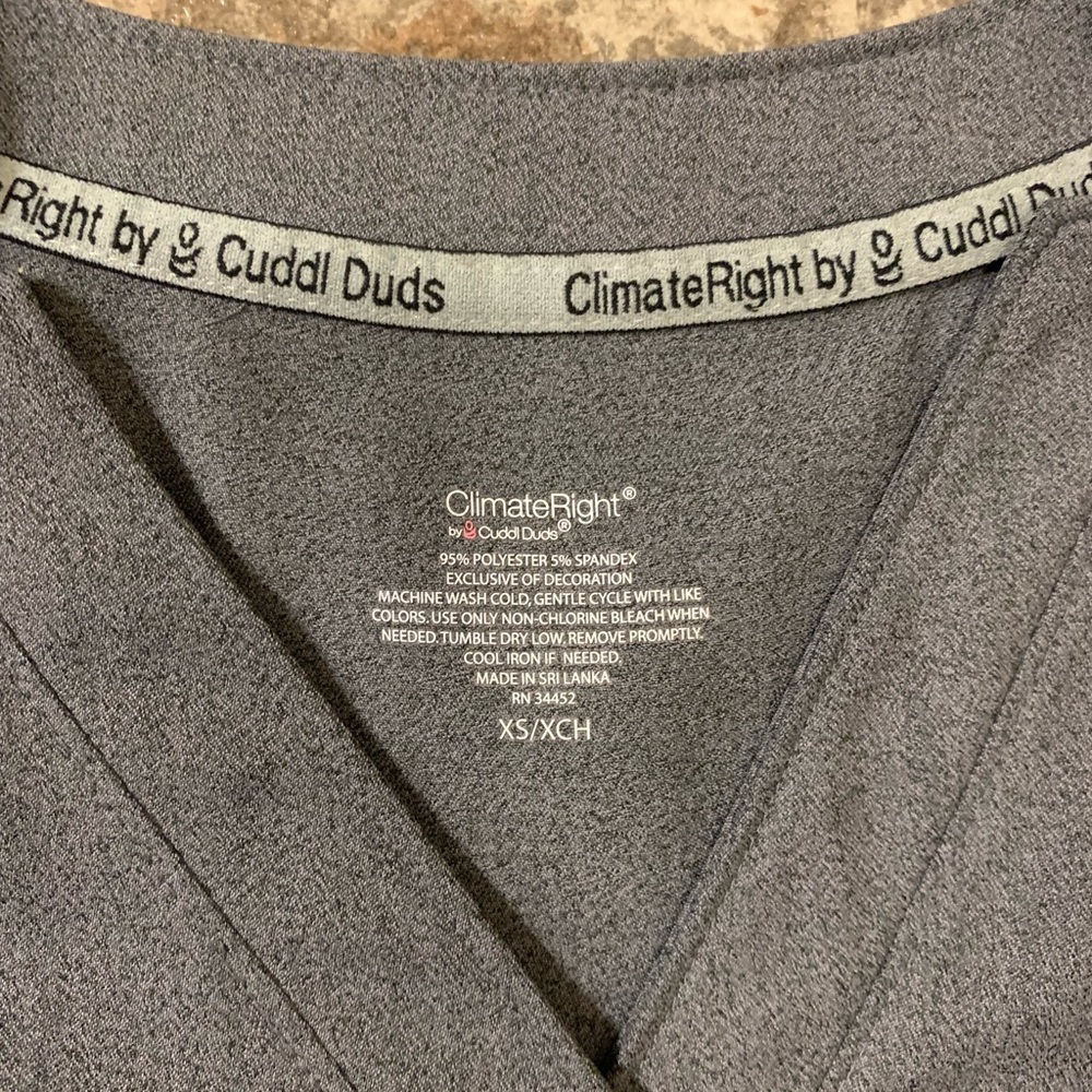 ClimateRight Grey Scrub Set - Picture 4 of 5